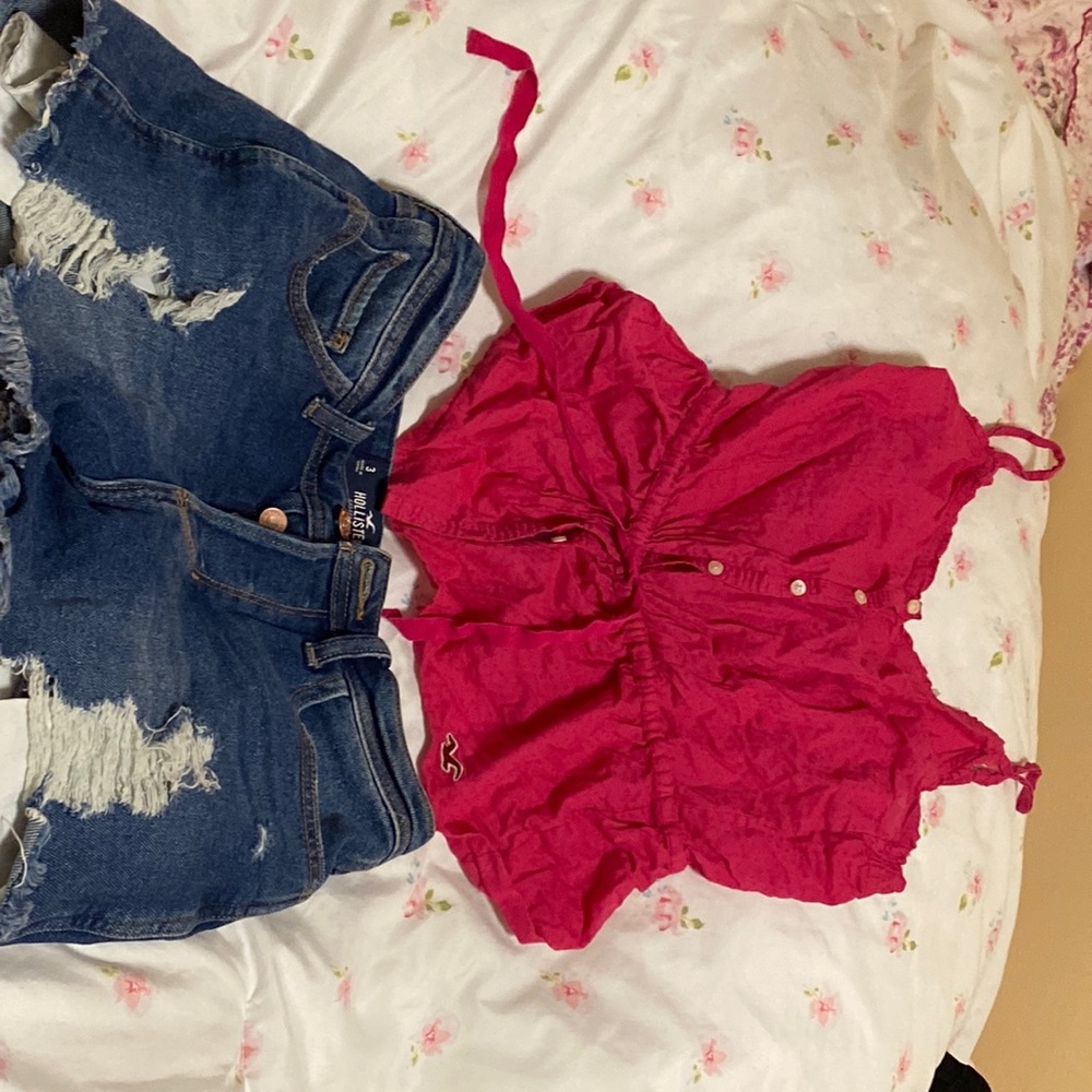 Hollister bundle (high rise jean shorts + blouse)